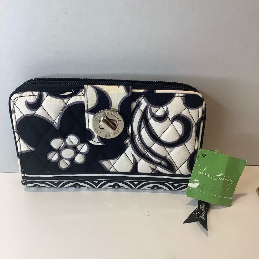 NWT Vera Bradley RETIRED PATTERN Day and Night Black and White Women's Wallet
